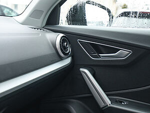 Audi Q2 35 TFSI S Line Black 18 navigation
