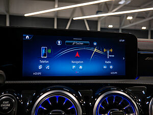 Mercedes-Benz CLA 35 AMG 4M Aero Performance 11 navigation