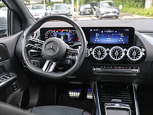 Mercedes-Benz B 220 4M AMG Sport Premium 9 navigation