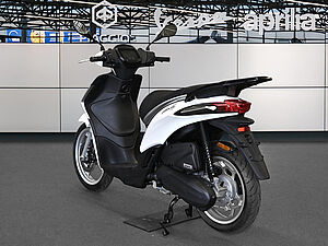 Piaggio Liberty 125 S IGET E5+ **0% Finanzierung bis zum 30.06.** 2 navigation