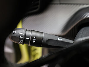 Peugeot 208 Neuer STYLE PureTech 100 28 navigation