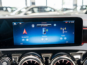 Mercedes-Benz CLA 250 e Coupé AMG Sport Edition 10 navigation