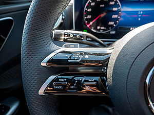 Mercedes-Benz C 200 T AMG Line 14 navigation