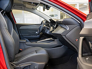 Peugeot 308 Allure BlueHDi 130 EAT8 2 navigation