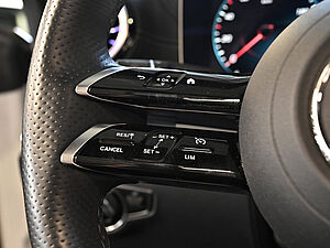Mercedes-Benz E 300 d 4M Cabrio AMG Line 17 navigation