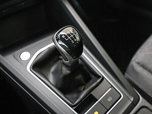 Volkswagen Golf VIII Life 1,0 l TSI 19 navigation