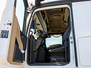 Mercedes-Benz Actros 1845 LS 4x2 F13 8 navigation