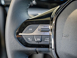 Peugeot 308 SW Allure HYBRID 136 e-DSC6 13 navigation