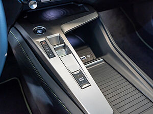 Peugeot 308 SW GT Plug-In HYBRID 180 e-EAT8 13 navigation