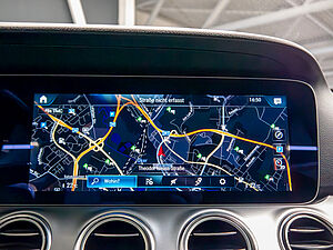 Mercedes-Benz E 300 de T Avantgarde 10 navigation