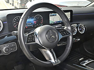 Mercedes-Benz A 180 Progressive 28 navigation