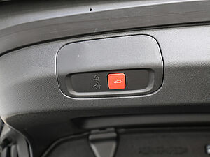 Peugeot 408 GT HYBRID 145 e-DSC6 33 navigation