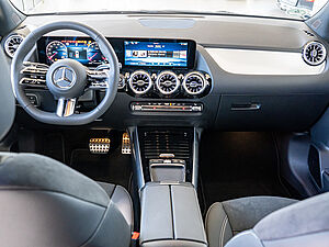 Mercedes-Benz GLA 180 AMG Advanced Plus 6 navigation