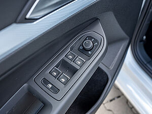 Volkswagen Golf VIII Variant Goal 2,0 l TDI DSG 28 navigation