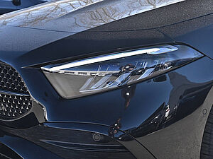 Mercedes-Benz A 200 Limousine 28 navigation