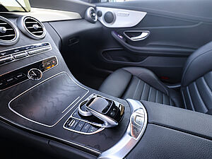 Mercedes-Benz C 200 4M Cabrio AMG Sport 17 navigation