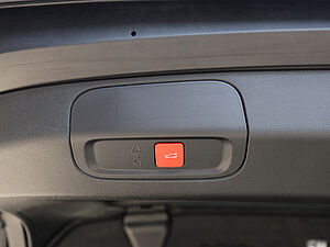 Peugeot 408 GT HYBRID 136 e-DSC 30 navigation