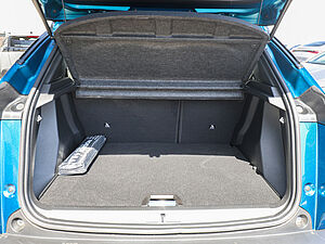 Peugeot 2008 GT HYBRID 145 e-DSC6 31 navigation