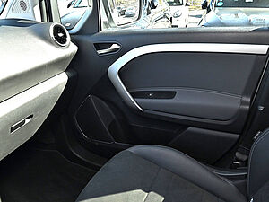 Mercedes-Benz T 180 d PROGRESSIVE Standard 13 navigation