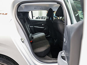 Peugeot 208 Neuer Style PureTech 100 4 navigation