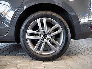 Volkswagen Touran Move 2,0 TDI DSG 8 navigation