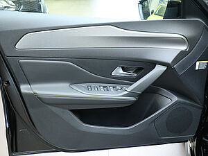 Peugeot 308 SW GT HYBRID 136 e-DSC6 30 navigation