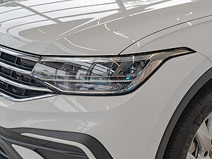 Volkswagen Tiguan Allspace Life 1,5 l TSI 110 kW 150 PS 6-Gang 33 navigation