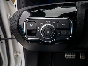 Mercedes-Benz A 200 AMG Line 19 navigation