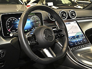 Mercedes-Benz C 300 e AMG Line 28 navigation