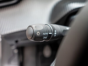 Peugeot 2008 Allure PureTech 100 15 navigation