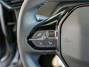 Peugeot 2008 Allure Pack 1.2 PureTech 130 13 navigation