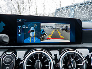 Mercedes-Benz A 200 AMG Line 10 navigation