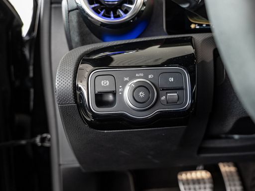 Mercedes-Benz A 35 AMG 4M Night LED Navi Kamera Spurh.-Ass. 22
