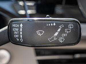 Volkswagen T7 Multivan Life 1.5 eHybrid 4M 15 navigation
