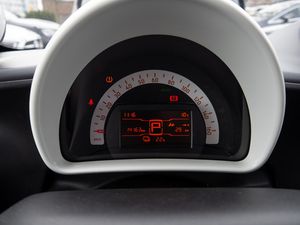 Smart fortwo coupe EQ Klima SHZ Einparkh. Bluetooth 19 navigation