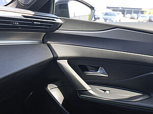 Peugeot 408 GT HYBRID 136 e-DSC 16 navigation