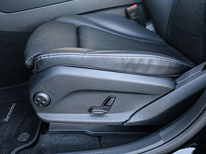 Mercedes-Benz GLC 300 de 4M 32 navigation