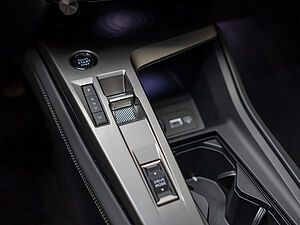 Peugeot 308 SW Allure PureTech 130 EAT8 11 navigation