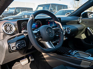 Mercedes-Benz CLA 200 Coupé AMG Line 22 navigation