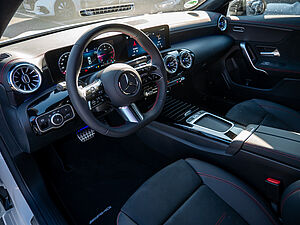 Mercedes-Benz CLA 200 d Coupé AMG Line 6 navigation