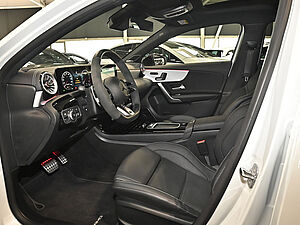 Mercedes-Benz A 45 AMG S 4M+ 10 navigation