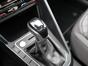 Volkswagen Polo R-Line 1.0 TSI DSG 15 navigation