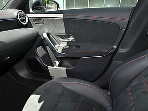 Mercedes-Benz CLA 250 SB 4M AMG Sport Premium 15 navigation