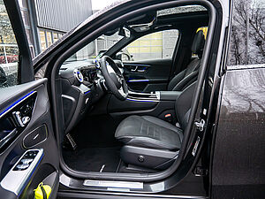 Mercedes-Benz GLC 300 4M AMG Line 8 navigation