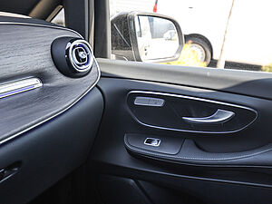 Mercedes-Benz V 300 d AVANTGARDE Extralang 15 navigation