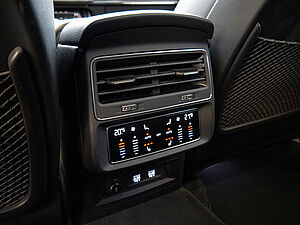 Audi Q8 50 TDI quattro S line 10 navigation