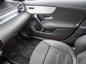 Mercedes-Benz CLA 250 e SB AMG 15 navigation