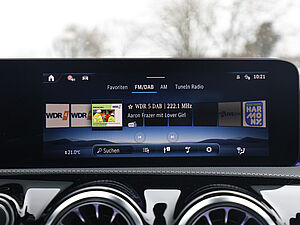 Mercedes-Benz CLA 180 AMG Line Edition 10 navigation