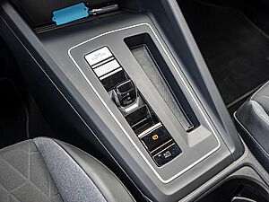 Volkswagen Golf VIII Goal 2,0 l TDI DSG 14 navigation