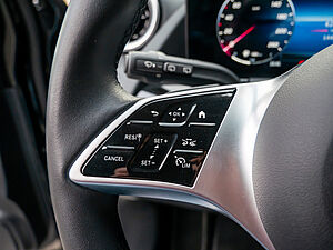 Mercedes-Benz GLA 180 Progressive 17 navigation
